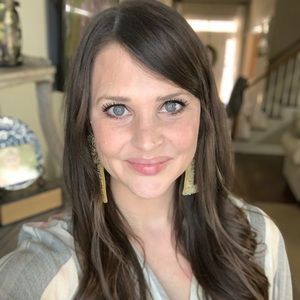 Meet your Posher, Hillary